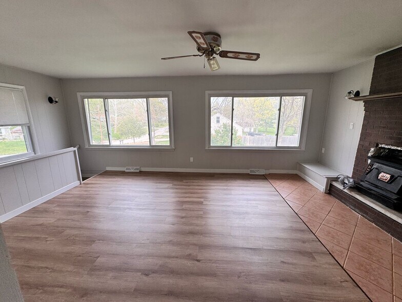 Living room #2 - 2805 NE 56th Ter