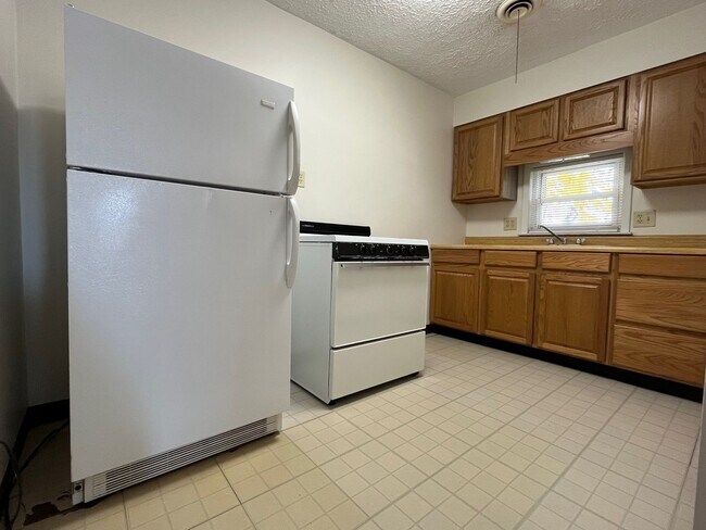 Building Photo - djb304