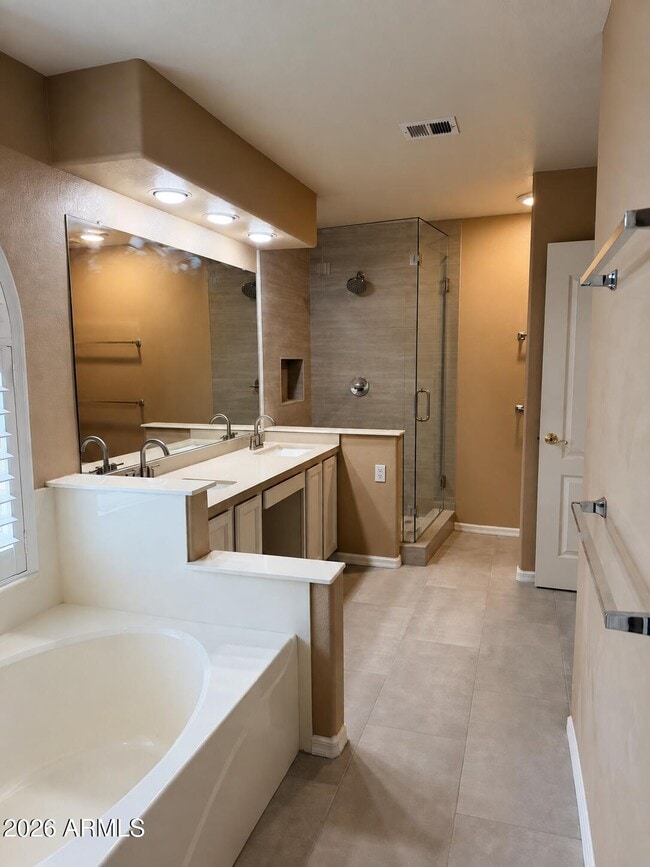 Building Photo - 6652 W Rose Garden Ln