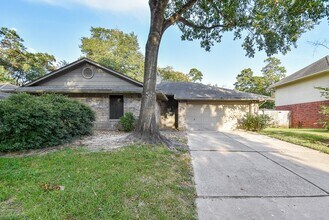 Building Photo - 4018 Bassingham Dr