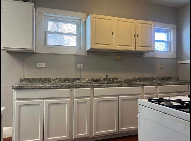 Building Photo - 274 Chenango St