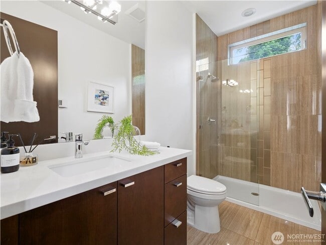 Building Photo - 4bd/3.75ba Seattle House