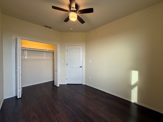 Building Photo - Escondido Townhomes