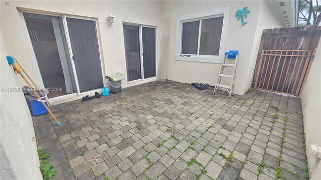 Building Photo - 3520 NE 3rd Dr