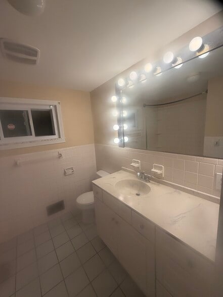 Building Photo - 4536 Marshall Dr W