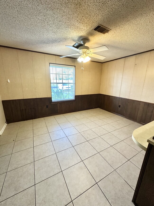 Building Photo - 3572 Madeira Dr