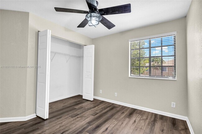 Building Photo - 4137 Briar Ln
