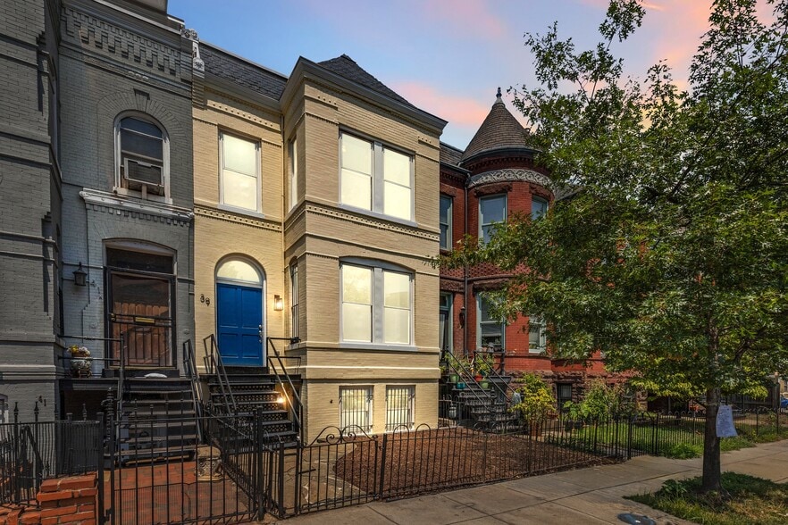 Building Photo - 39 New York Ave NW