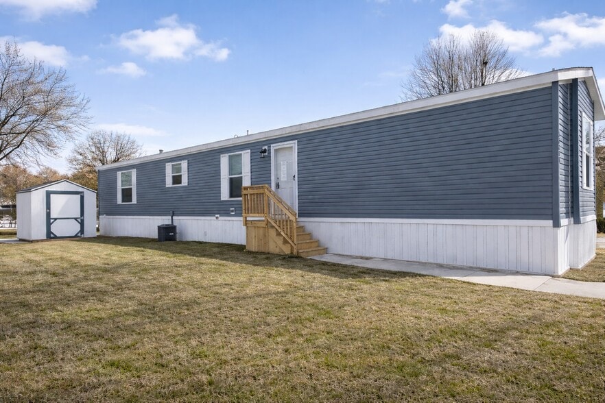 Building Photo - 52780 S Zacharias Ct
