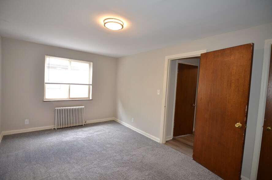 Building Photo - 6615 Bantry Ave