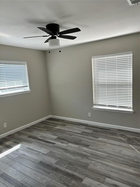 Building Photo - 921 Klare Ave