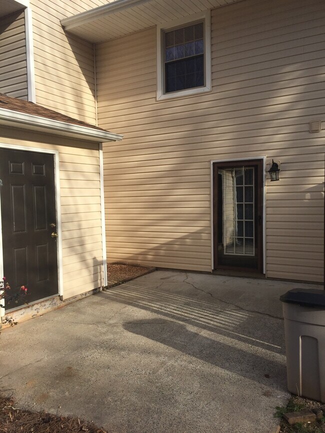 Building Photo - 134 Turnwood Ln
