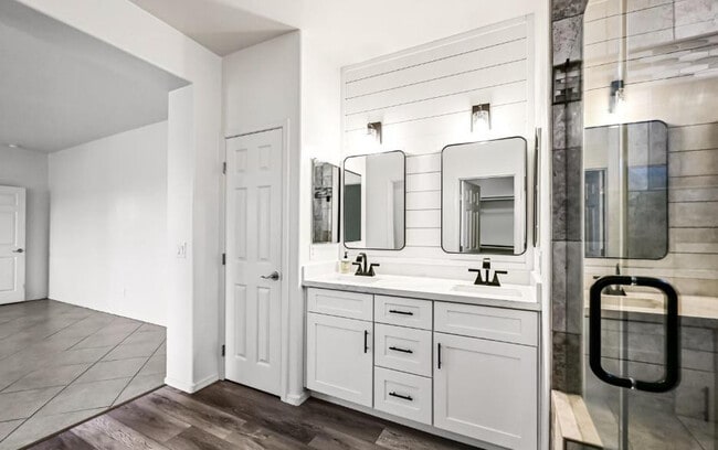 Building Photo - 21429 E Bonanza Way