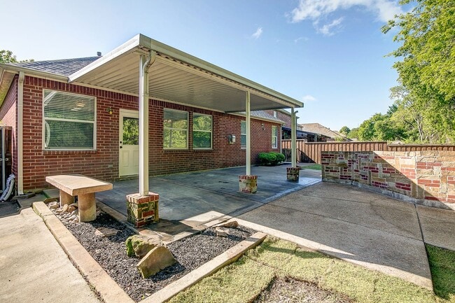 Building Photo - Serenity on the Greenbelt in Stonebridge Ranch