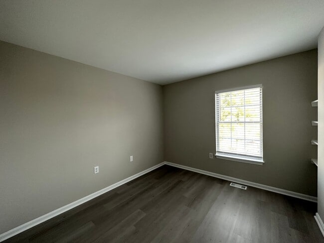 Building Photo - Charming 3 Bedroom/2.5 Bathroom Townhome with Attached Garage in Reisterstown, MD!