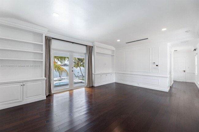 Building Photo - 610 Sabal Palm Rd