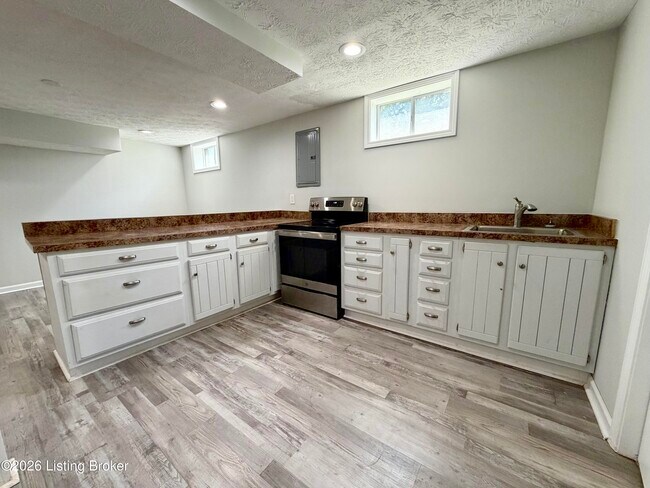 Building Photo - 5710 Barrett Ln