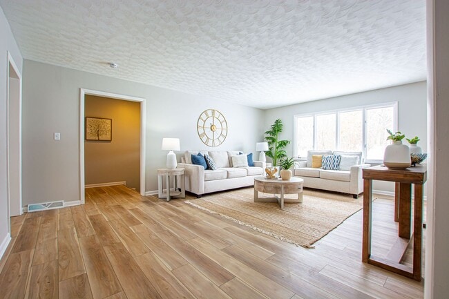 Primary Photo - Beautifully Renovated with Lots of Space! 3 Bedroom / 2 Bath Ranch in Blair!