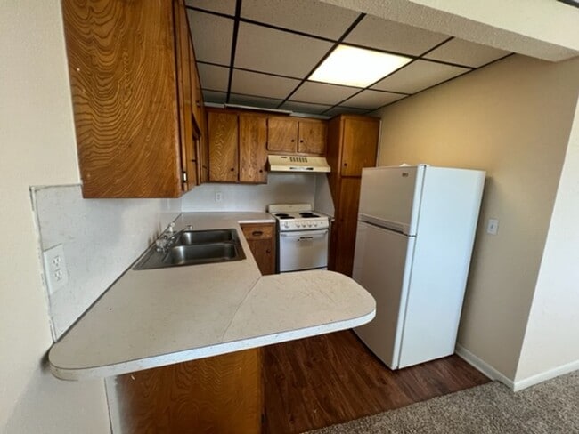 Building Photo - 603 S Evans Ave