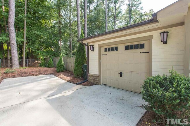 Building Photo - Gorgeous 4 Bedroom Ranch Home, Near Mordecai/Oakwood Neighborhoods, Premium Finishes, Fenced Back...