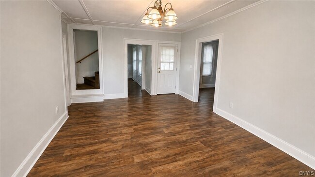 Building Photo - 25 Elm St