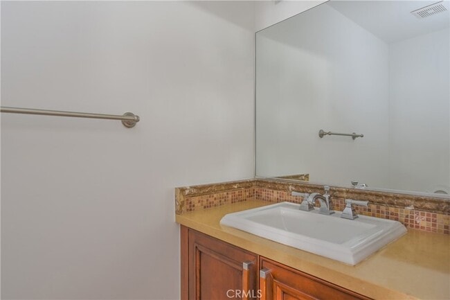 Building Photo - 11848 Kiowa Ave