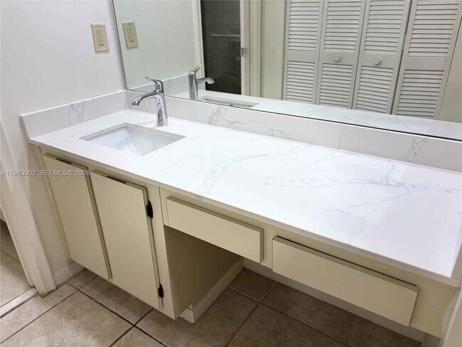Building Photo - Southwest 115th Place, Miami, FL 33173 - 3 BR 2 BA single-family home