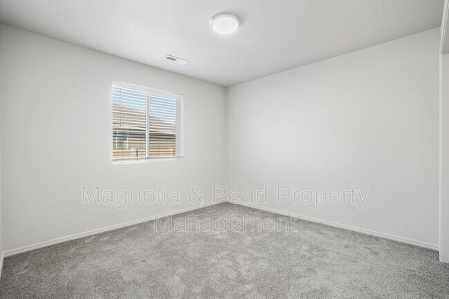 Building Photo - 17806 N Pegram Way