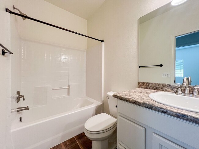 Building Photo - 29 Palms Home with Solar