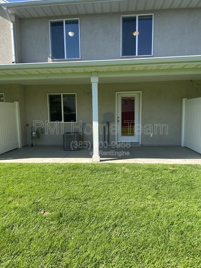 Building Photo - 690 N 1775 W