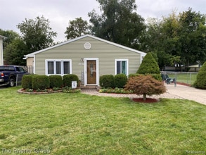 Building Photo - 6365 Saline Dr