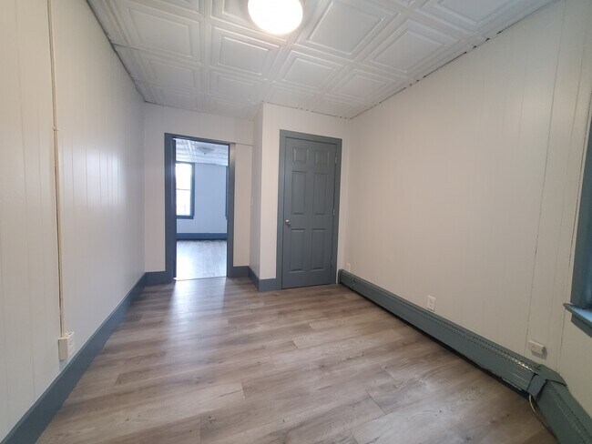 Unit 2L - 708 Broadway