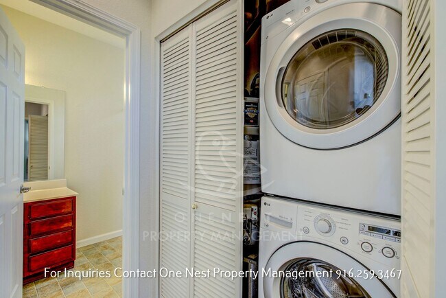 Building Photo - Lincoln Crossing Condo 2 bdrm and 2 bthm