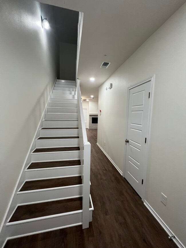 Building Photo - 3927 Brynlee Cir