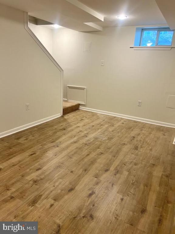 Building Photo - 362 Ripka St