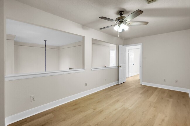 Building Photo - 16415 N Eldridge Pkwy