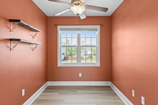 Building Photo - 111 Louie Ln