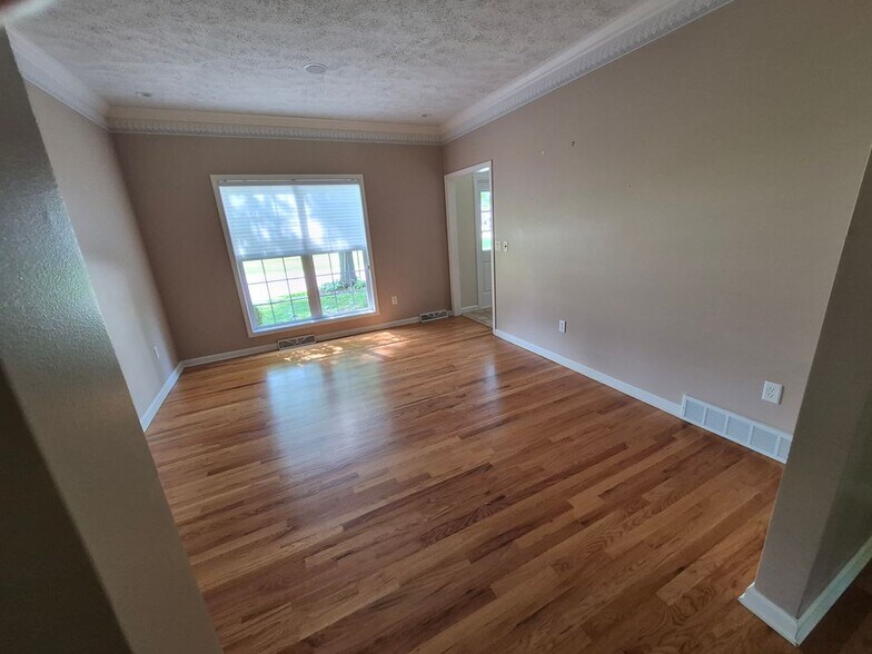 Building Photo - 7224 Moss Creek Cir