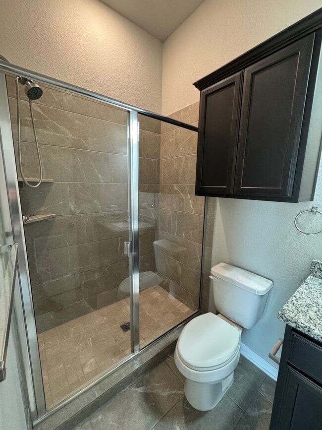 Building Photo - Beautiful Private Midway ISD Home