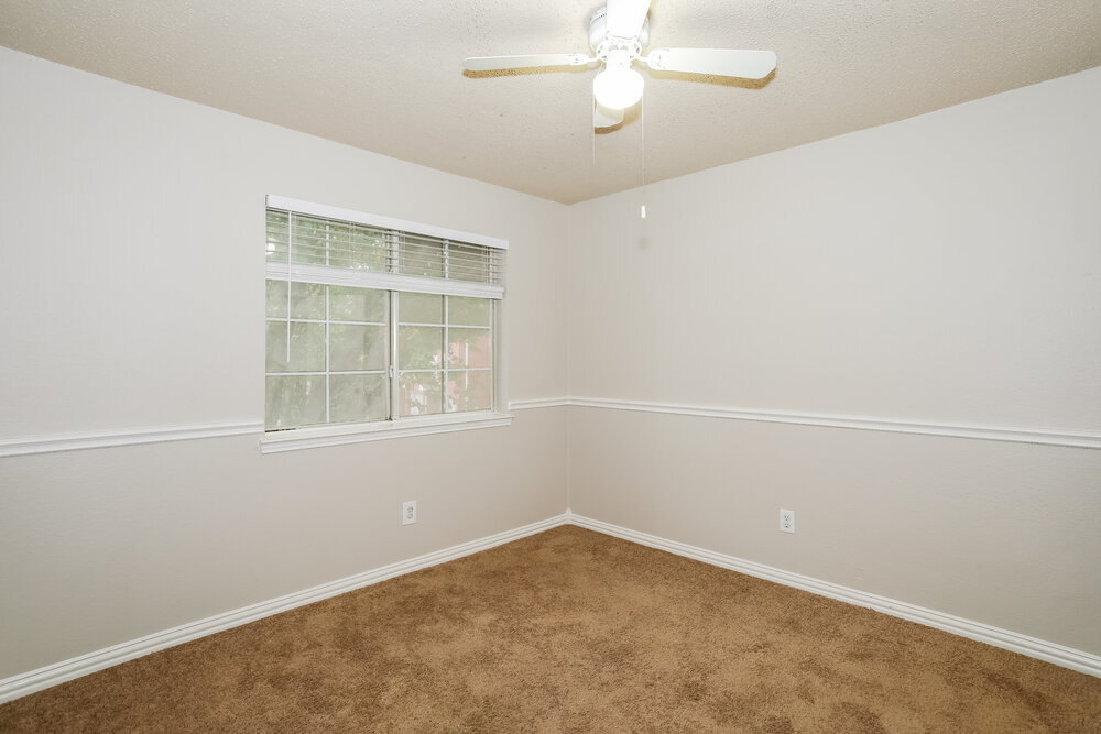 Building Photo - 1808 Rose Cir