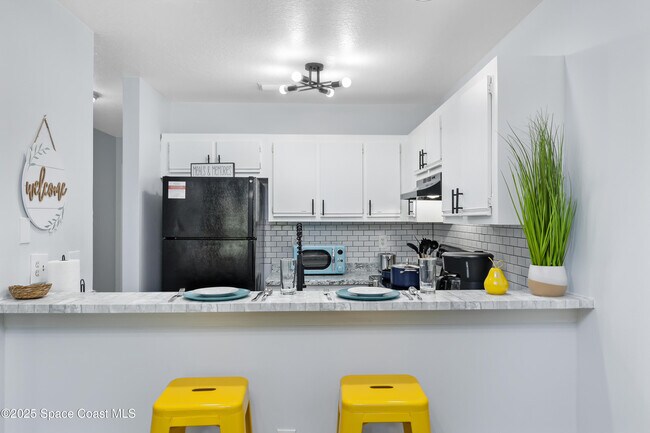 Building Photo - 3165 South St