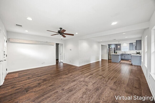 Building Photo - 4914 Ventura Ln
