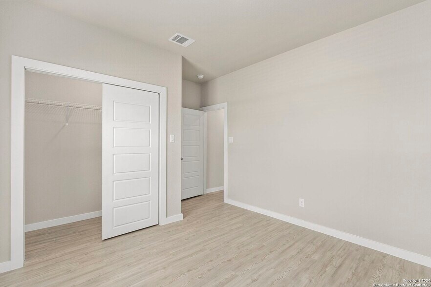 Building Photo - 510 Carol Crest St