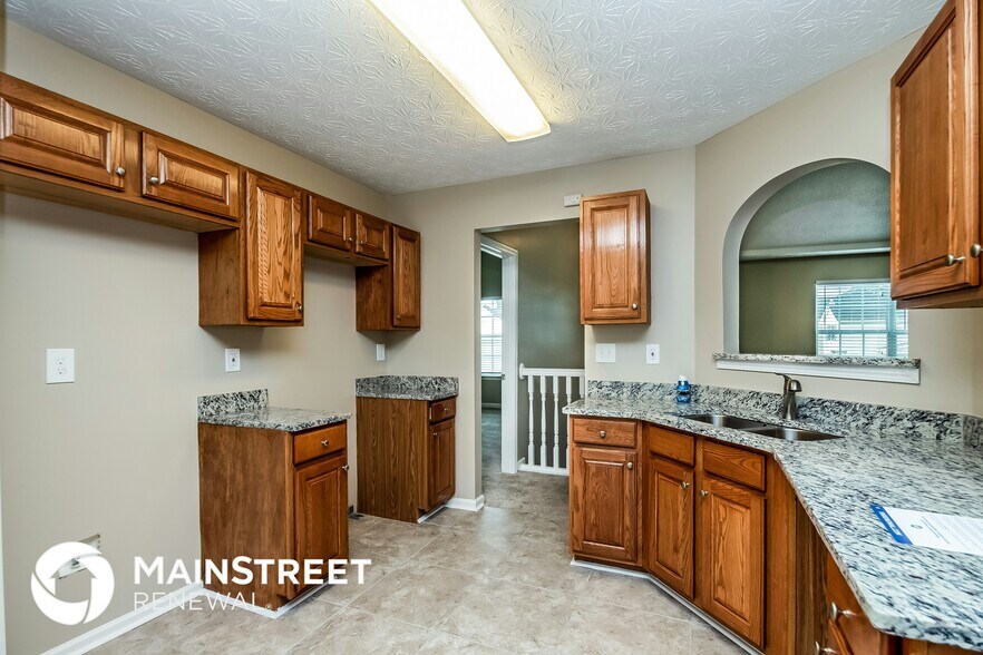 Building Photo - 6415 E Meyer Dr