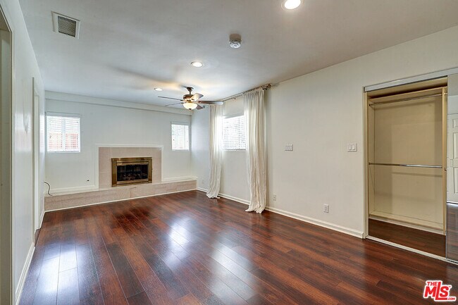 Building Photo - 15601 Morrison St