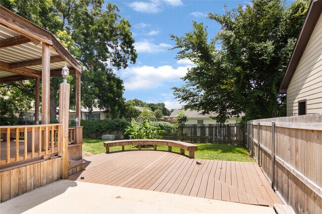 Building Photo - 12757 Lake Conroe Hills Dr