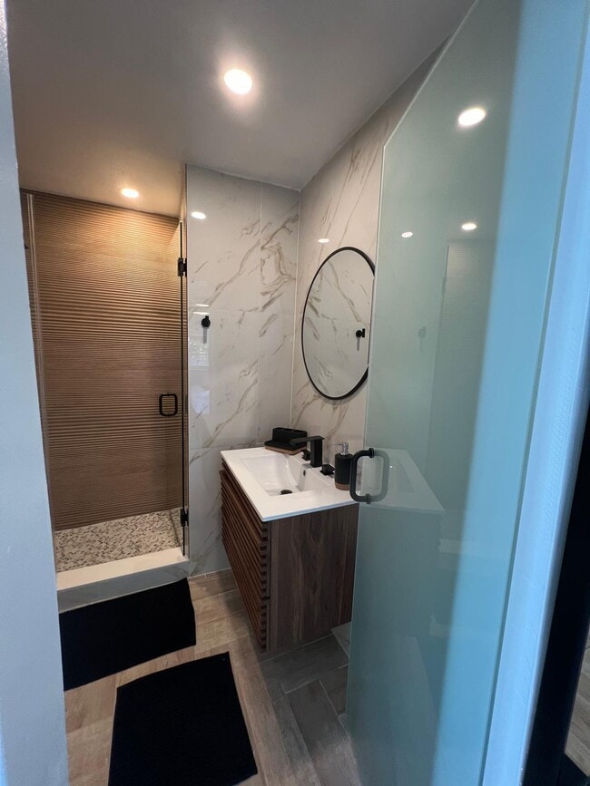 Building Photo - 1211 NE 15th Ave