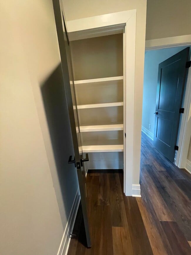 Building Photo - 1086 Noble Lp