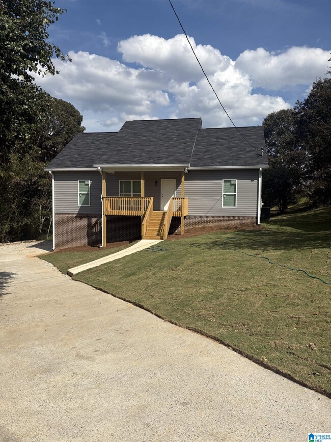 Building Photo - 1107 Cherry Cir