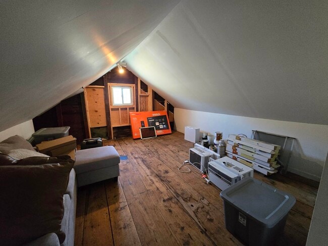 Building Photo - 119 Summer St